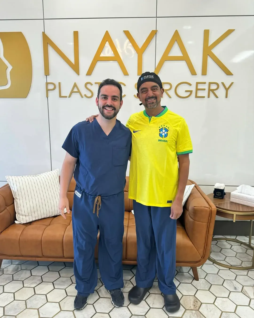 Observership em Cirurgia Plástica Facial St. Louis - EUA (Dr. Mike Nayak)
