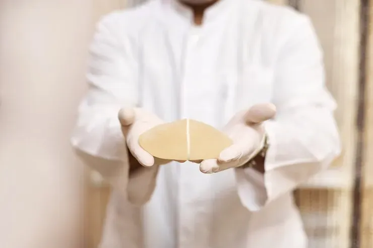 Síndrome ASIA e Prótese Mamária